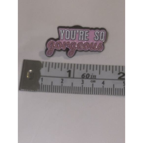 You’re So Gorgeous Pink Thought Bubble Pin Brooch - Picture 1 of 1